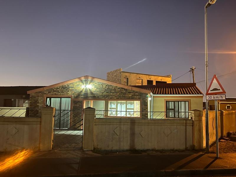 5 Bedroom Property for Sale in Langa Western Cape